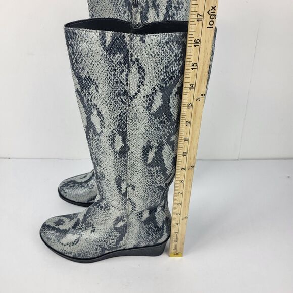 Aerosoles Brenna Knee High Wedge Boots Grey Snake Print Size 7.5M - Picture 4 of 11